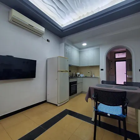 Wander Luxe Hostal Tirana