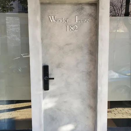 Wander Luxe Hostel *