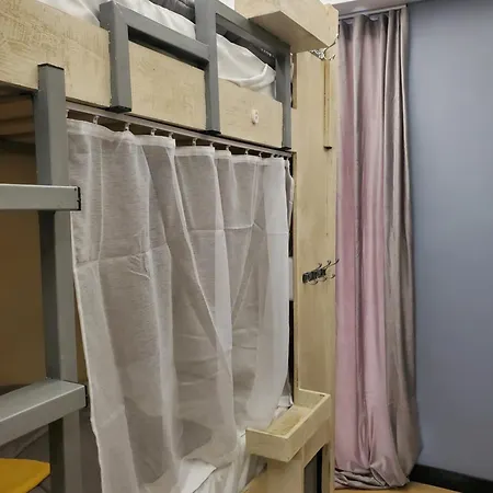 Wander Luxe Hostel *