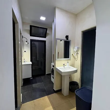 Wander Luxe טיראנה