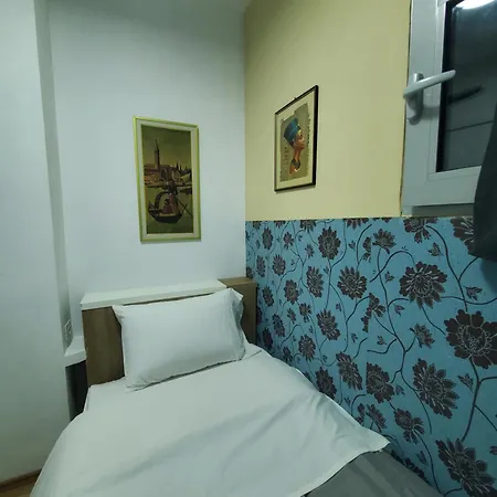 Wander Luxe Hostel Tirana