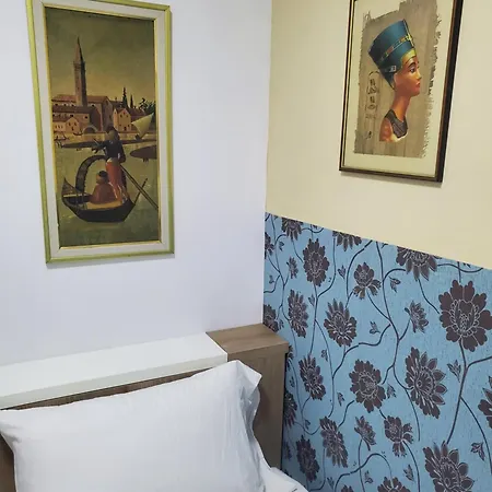 Hostel Wander Luxe