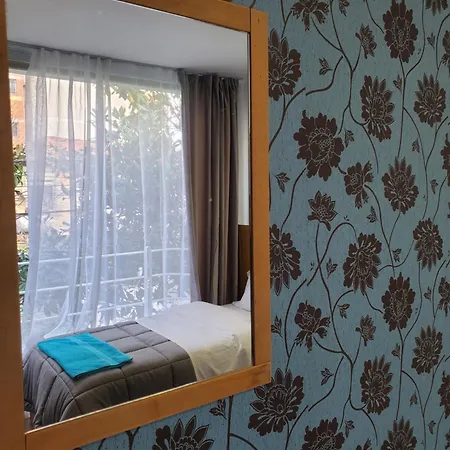 Wander Luxe Hostel