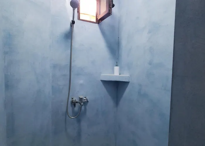 Wander Luxe Hostel *