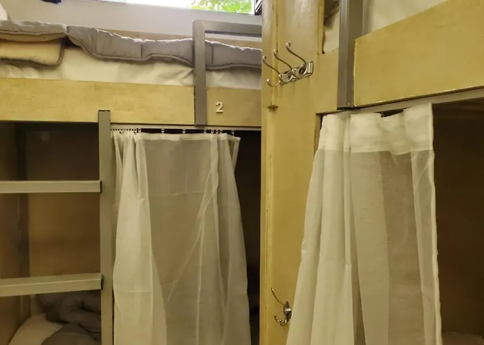 Wander Luxe Hostel *