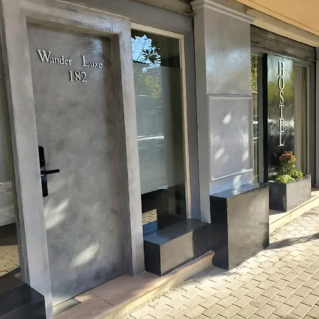 Vandrarhem Wander Luxe Tirana